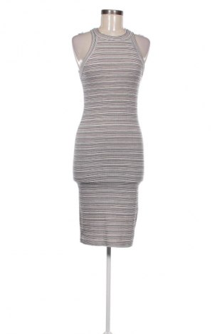 Šaty  Pull&Bear, Velikost M, Barva Vícebarevné, Cena  367,00 Kč