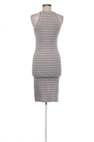 Šaty  Pull&Bear, Velikost M, Barva Vícebarevné, Cena  367,00 Kč