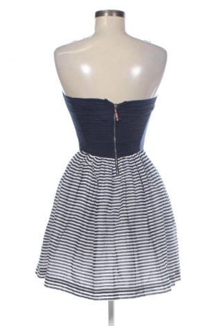 Рокля Tommy Jeans, Размер S, Цвят Многоцветен, Цена 68,99 лв.