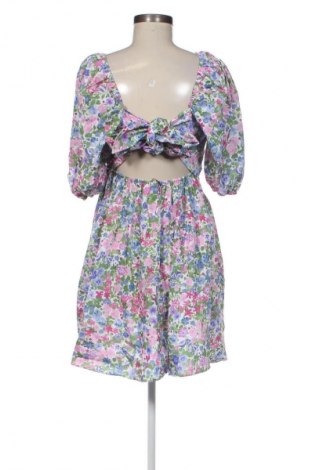 Kleid Trendyol, Größe M, Farbe Mehrfarbig, Preis € 26,99
