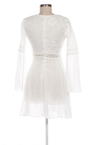 Ruha Unbranded, Méret L, Szín Fehér, Ár 7 879 Ft