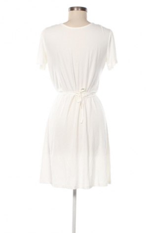 Kleid Vero Moda, Größe M, Farbe Weiß, Preis 42,99 €