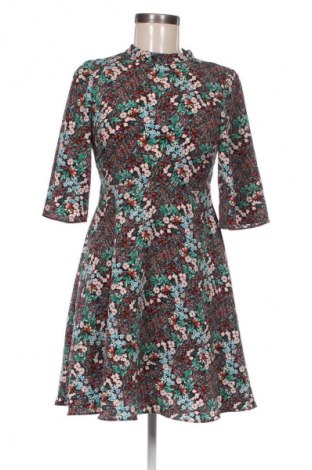 Рокля Zara, Размер XS, Цвят Многоцветен, Цена 27,00 лв.
