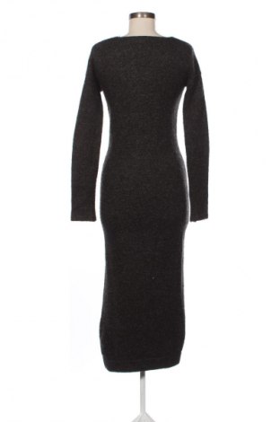 Kleid Zara, Größe M, Farbe Schwarz, Preis 17,99 €