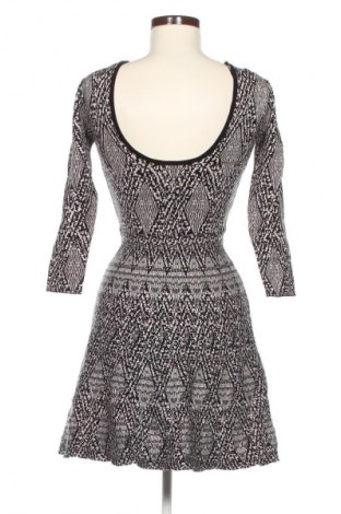 Kleid Zara, Größe XS, Farbe Mehrfarbig, Preis € 15,99