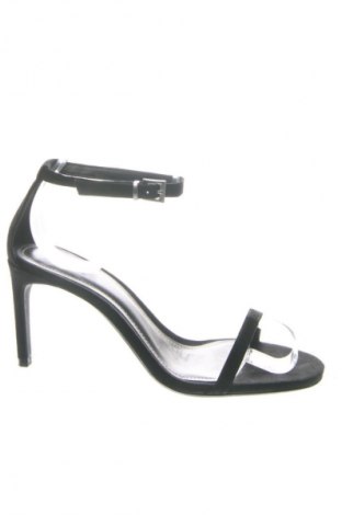 Sandalen Bershka, Größe 38, Farbe Schwarz, Preis 19,95 €