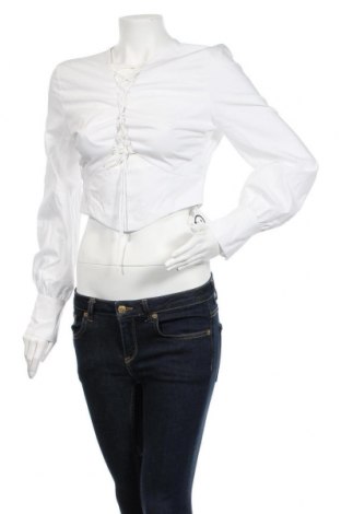 Дамска блуза Bershka, Размер M, Цвят Бял, 66% памук, 30% полиестер, 4% еластан, Цена 18,90 лв.