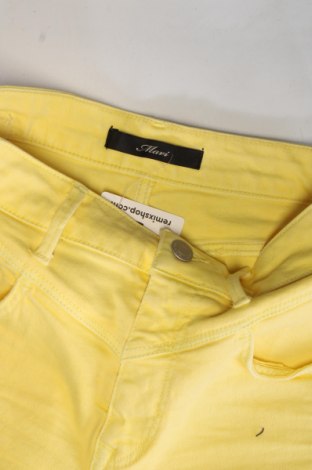 Дамски къс панталон Mavi, Размер XXS, Цвят Жълт, 98% памук, 2% еластан, Цена 49,50 лв.