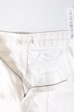 Γυναικείο κοντό παντελόνι Pull&Bear, Μέγεθος M, Χρώμα Λευκό, Βαμβάκι, Τιμή 11,86 €