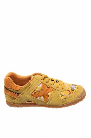 Детски обувки Munich, Размер 33, Цвят Многоцветен, Естествен велур, текстил, Цена 44,52 лв.