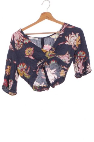 Дамска блуза Pull&Bear, Размер M, Цвят Многоцветен, Цена 3,04 лв.