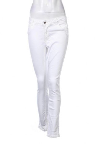 Γυναικείο Τζίν ONLY, Μέγεθος M, Χρώμα Λευκό, Τιμή 7,71 €