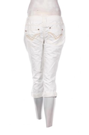 Дамски къс панталон Colours Of The World, Размер M, Цвят Бял, Цена 19,00 лв.