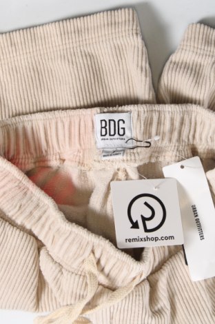 Ανδρικό κοντό παντελόνι BDG, Μέγεθος S, Χρώμα Εκρού, Τιμή 4,19 €