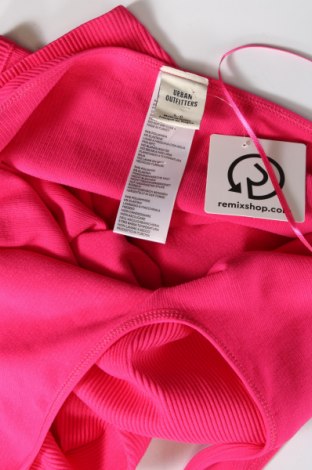 Рокля Urban Outfitters, Размер M, Цвят Розов, Цена 9,18 лв.