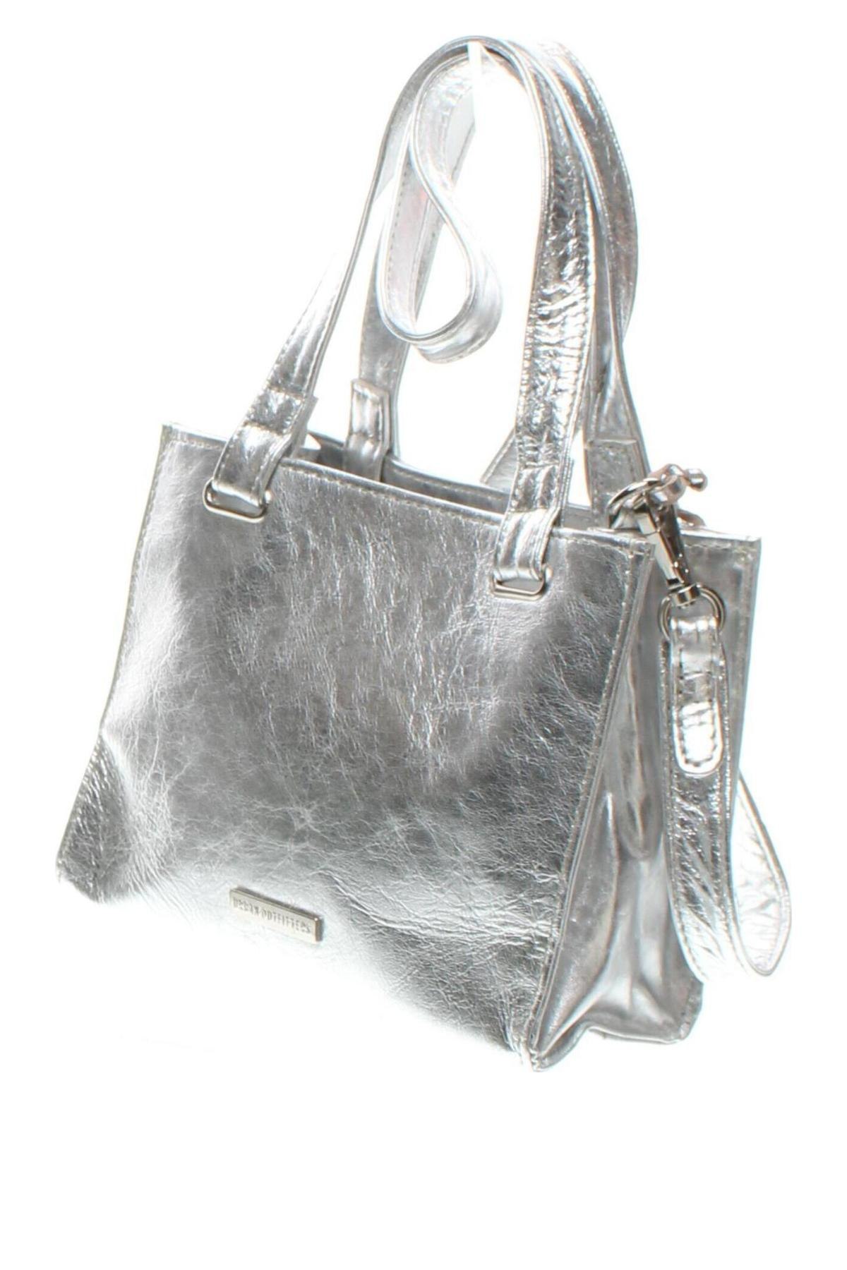 Дамска чанта Urban Outfitters, Цвят Сребрист, Цена 117,00 лв.