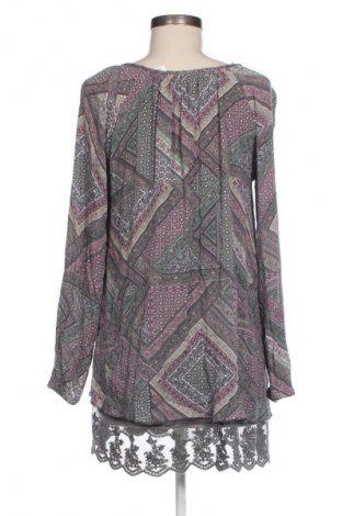 Damen Shirt Gina Tricot, Größe M, Farbe Mehrfarbig, Preis 3,99 €