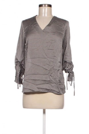 Damen Shirt Gina Tricot, Größe XS, Farbe Mehrfarbig, Preis 3,99 €