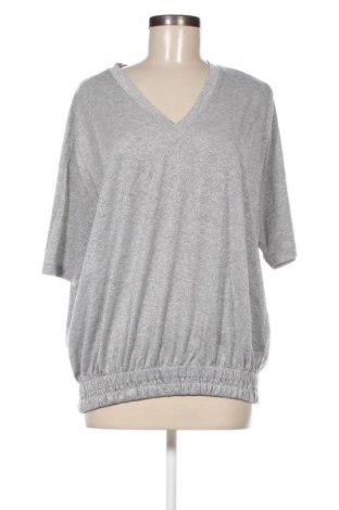 Damen Shirt Goldenpoint, Größe M, Farbe Grau, Preis € 4,99