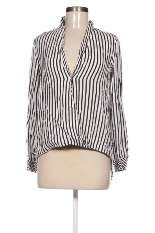 Damen Shirt Zara Trafaluc, Größe M, Farbe Mehrfarbig, Preis 3,99 €