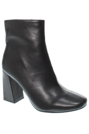 Botine de damă Boohoo, Mărime 38, Culoare Negru, Preț 98,99 Lei