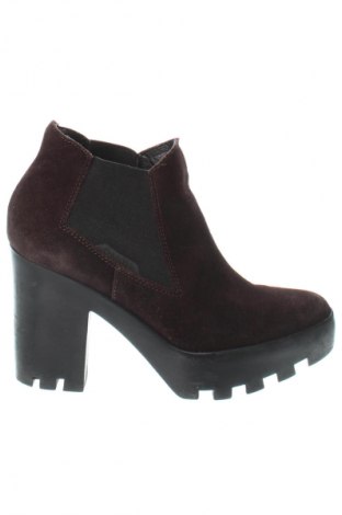 Botine de damă Calvin Klein, Mărime 37, Culoare Maro, Preț 200,99 Lei