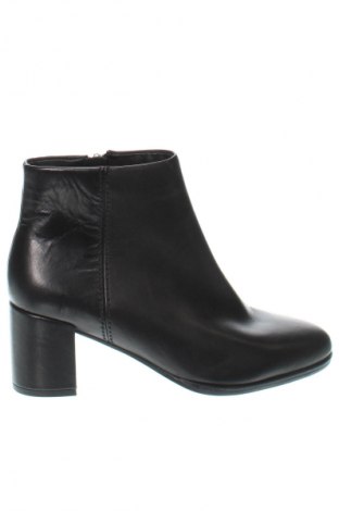 Botine de damă Clarks, Mărime 39, Culoare Negru, Preț 436,99 Lei