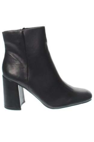 Botine de damă Madden Girl, Mărime 41, Culoare Negru, Preț 358,99 Lei