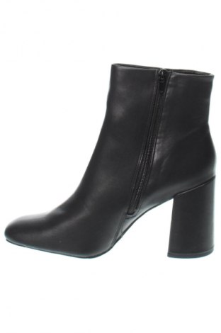 Damen Stiefeletten Madden Girl, Größe 41, Farbe Schwarz, Preis 56,99 €