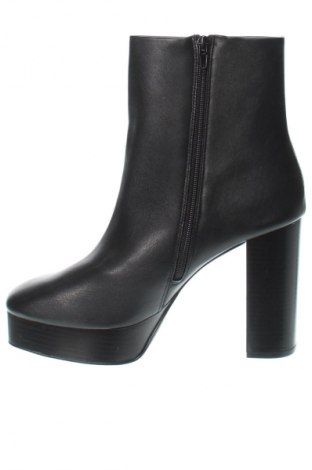 Damen Stiefeletten Madden Girl, Größe 41, Farbe Schwarz, Preis 50,99 €