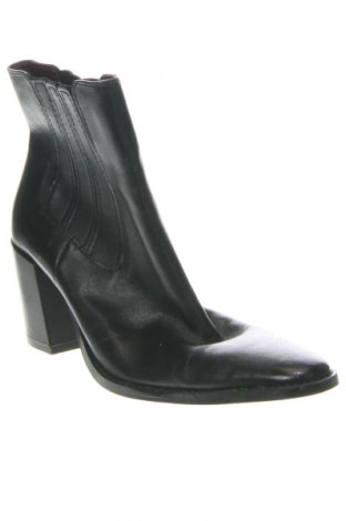 Botine de damă Zara, Mărime 39, Culoare Negru, Preț 203,99 Lei