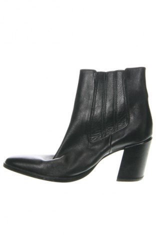 Damen Stiefeletten Zara, Größe 39, Farbe Schwarz, Preis 43,29 €