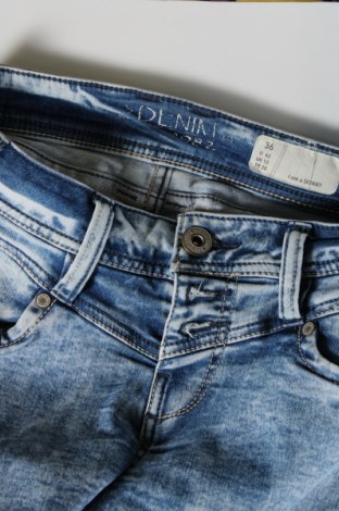 Blugi de femei Denim 1982, Mărime S, Culoare Albastru, Preț 33,99 Lei