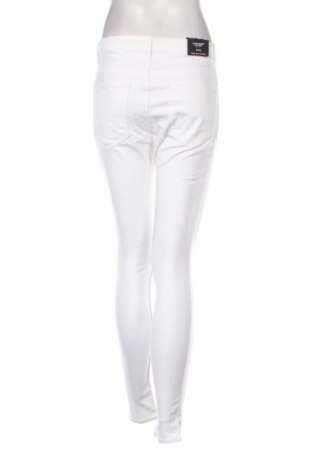 Damskie jeansy H&M Divided, Rozmiar M, Kolor Biały, Cena 70,99 zł