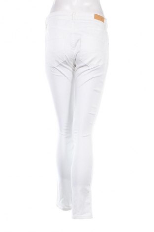 Damen Jeans Q/S by S.Oliver, Größe S, Farbe Weiß, Preis € 14,99