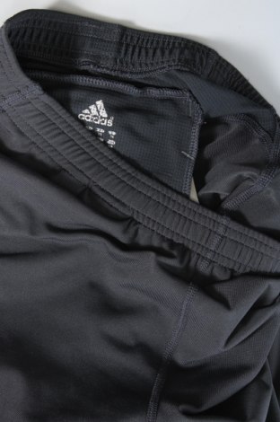 Γυναικείο κοντό παντελόνι Adidas, Μέγεθος XS, Χρώμα Γκρί, Τιμή 13,99 €