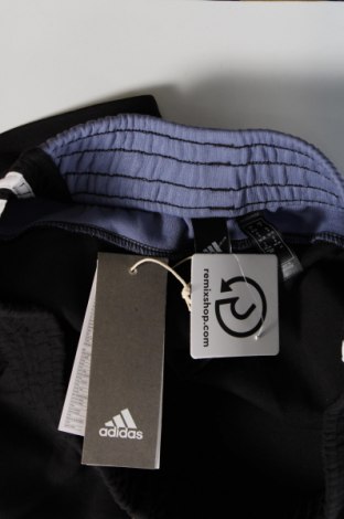 Pantaloni scurți de femei Adidas, Mărime S, Culoare Negru, Preț 88,99 Lei