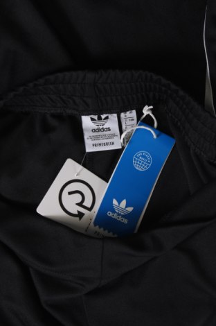 Дамски къс панталон Adidas Originals, Размер S, Цвят Черен, Цена 77,29 лв.