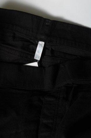 Pantaloni scurți de femei Avella, Mărime 3XL, Culoare Negru, Preț 101,99 Lei