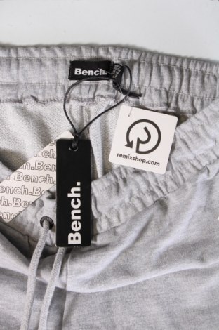 Дамски къс панталон Bench, Размер M, Цвят Сив, Цена 18,79 лв.