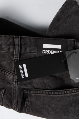 Дамски къс панталон Dr. Denim, Размер XS, Цвят Сив, Цена 22,79 лв.