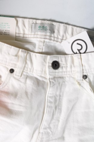 Pantaloni scurți de femei Edc By Esprit, Mărime M, Culoare Ecru, Preț 58,99 Lei