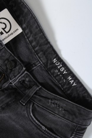 Pantaloni scurți de femei Noisy May, Mărime XS, Culoare Gri, Preț 21,99 Lei