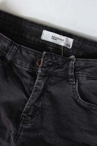 Pantaloni scurți de femei Reserved, Mărime XS, Culoare Negru, Preț 22,99 Lei