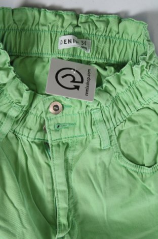 Pantaloni scurți de femei Sinsay, Mărime XS, Culoare Verde, Preț 48,47 Lei