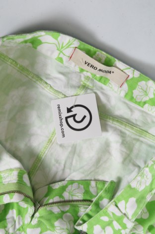 Pantaloni scurți de femei Vero Moda, Mărime S, Culoare Verde, Preț 22,99 Lei