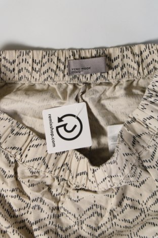 Pantaloni scurți de femei Vero Moda, Mărime S, Culoare Bej, Preț 20,99 Lei