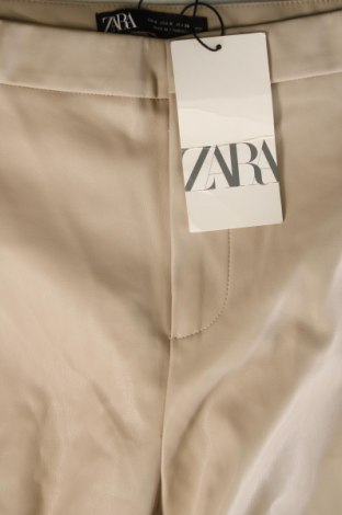 Дамски кожен панталон Zara, Размер S, Цвят Бежов, Цена 44,59 лв.