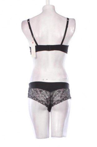 Set de femei Esprit, Mărime M, Culoare Negru, Preț 158,99 Lei