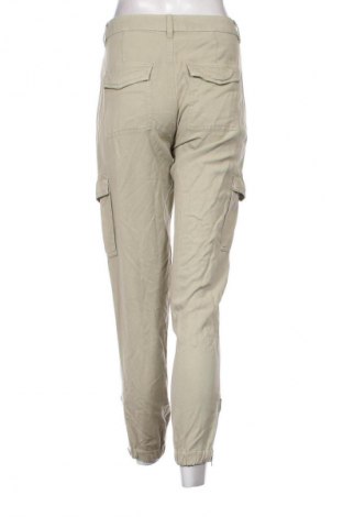 Pantaloni de femei Guess, Mărime M, Culoare Verde, Preț 181,99 Lei